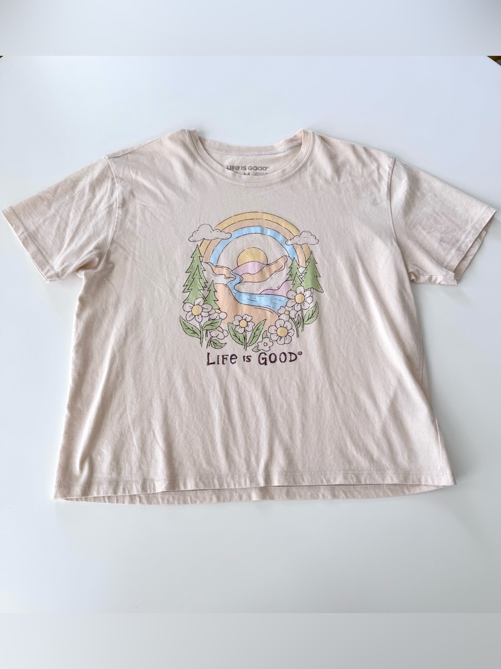 Life Is Good Women’s Cropped Beige Graphic Tee Rainbow, Nature Size M